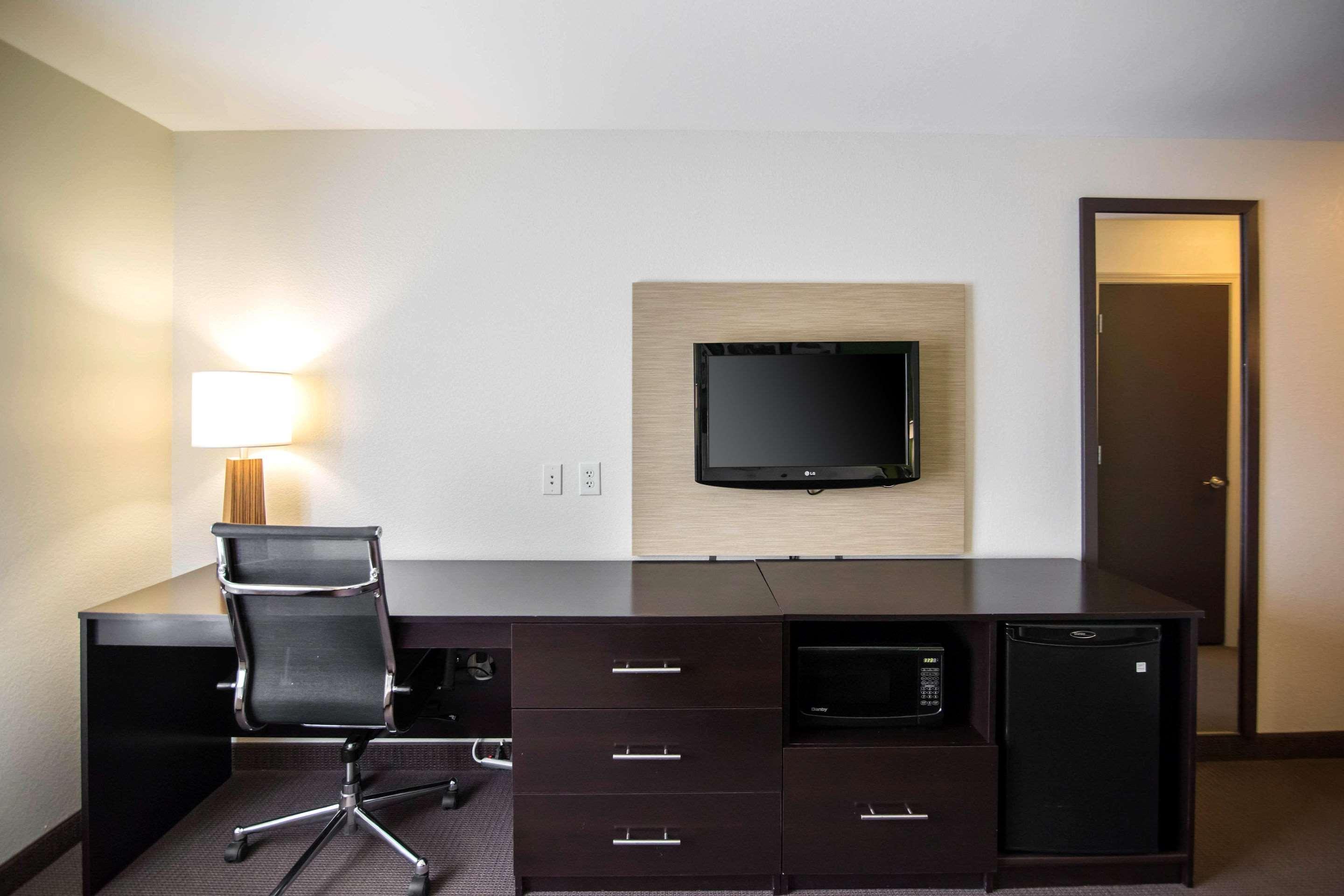 Sleep Inn & Suites Haysville Bagian luar foto