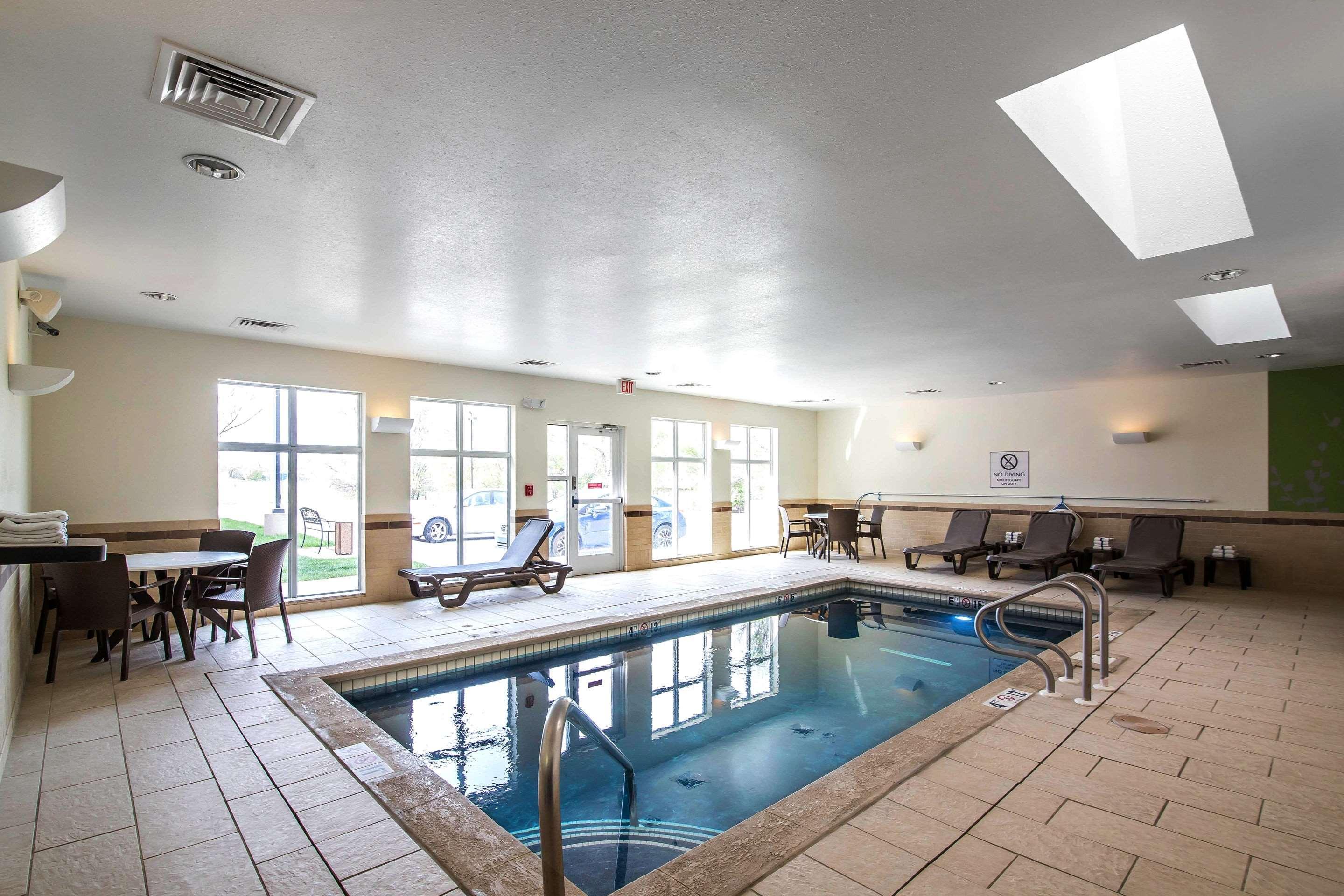 Sleep Inn & Suites Haysville Bagian luar foto