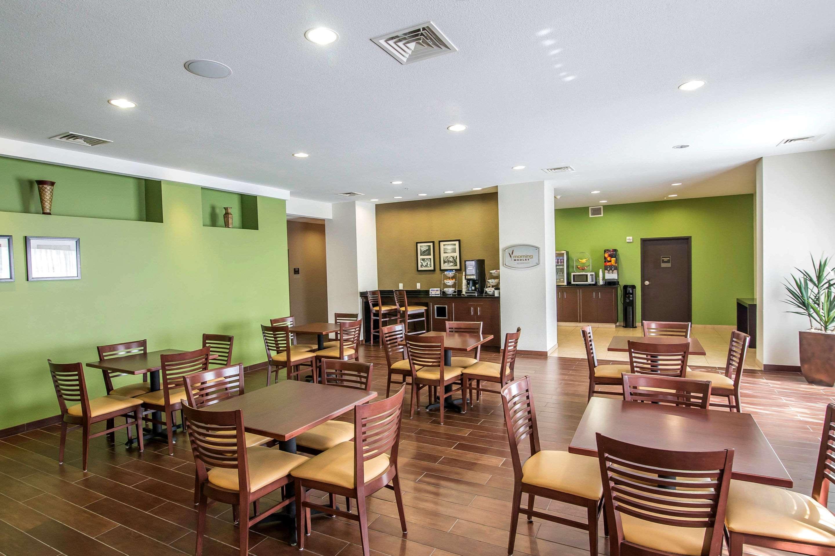 Sleep Inn & Suites Haysville Bagian luar foto