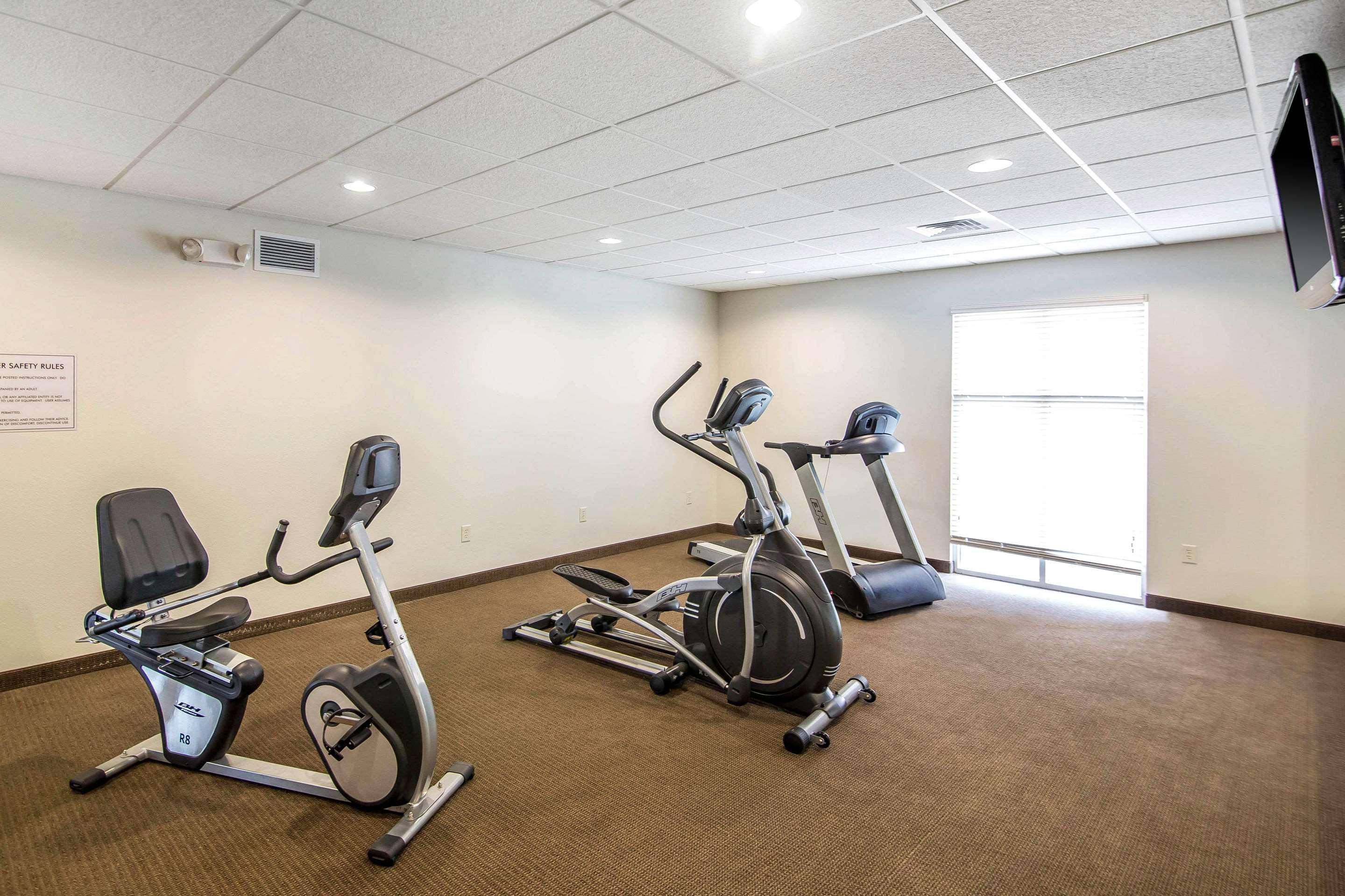 Sleep Inn & Suites Haysville Bagian luar foto