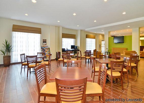 Sleep Inn & Suites Haysville Bagian luar foto