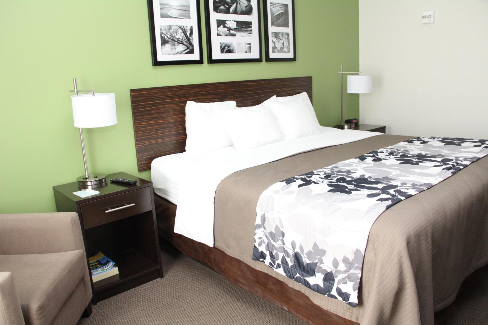 Sleep Inn & Suites Haysville Bagian luar foto