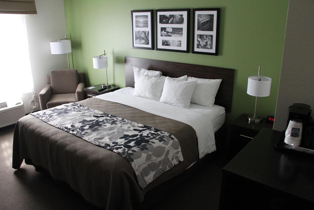 Sleep Inn & Suites Haysville Bagian luar foto