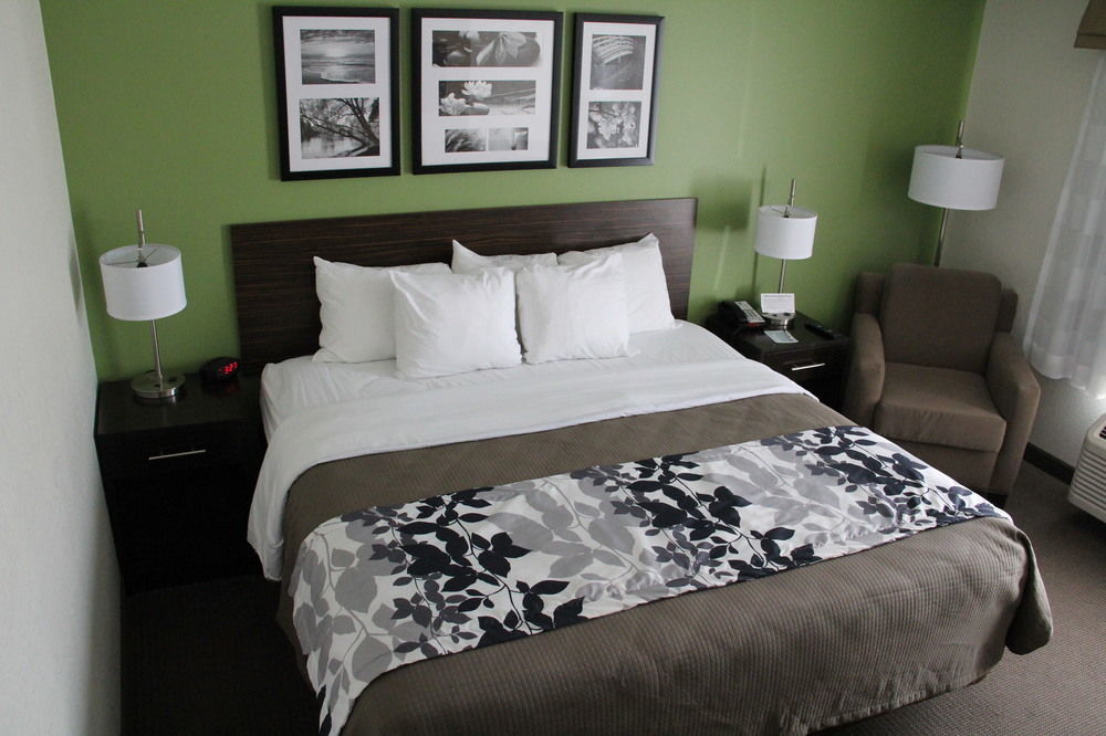 Sleep Inn & Suites Haysville Bagian luar foto