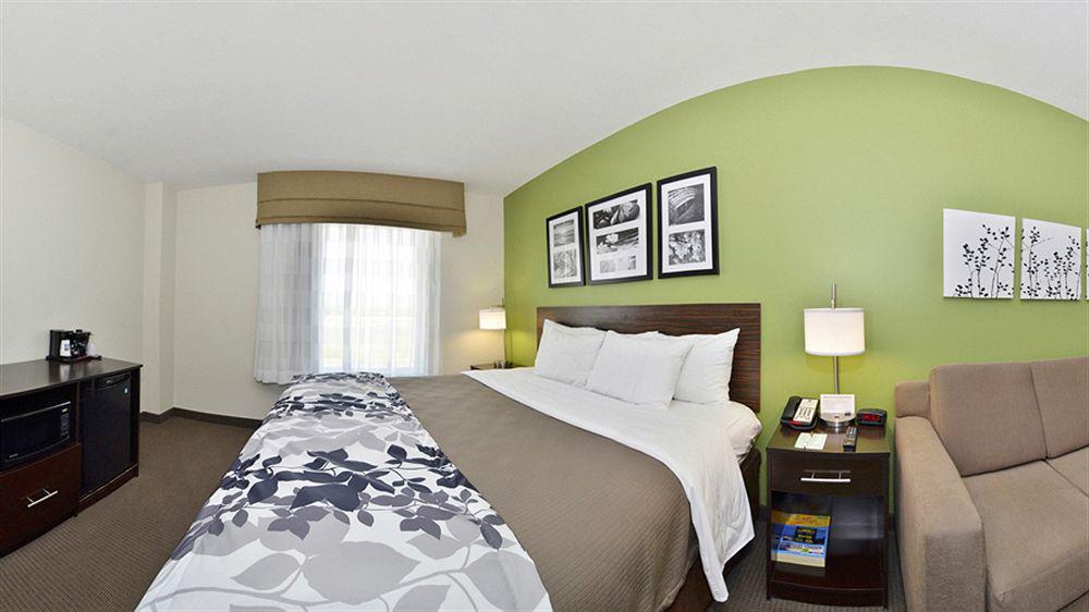 Sleep Inn & Suites Haysville Bagian luar foto